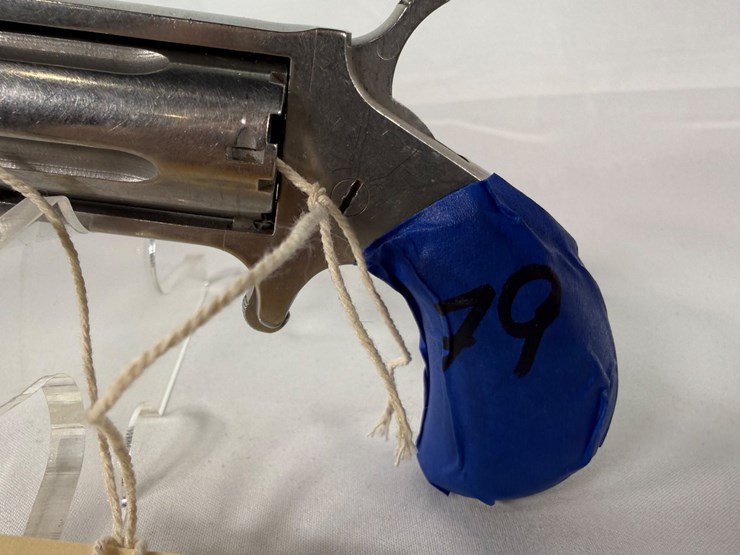 #79-•-naa-22mag-revolver-z14268-image-6