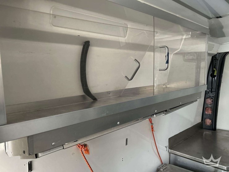 2021-mercedes-benz-sprinter-4500-image-32