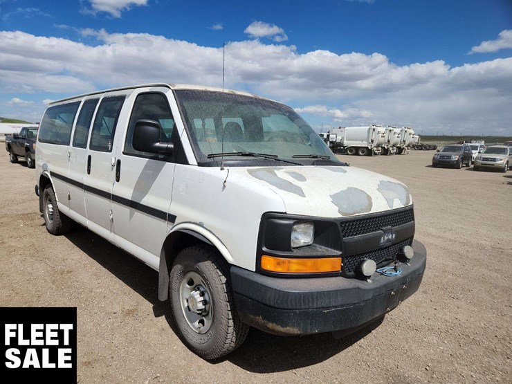 2007-chevrolet-express-3500-image-2