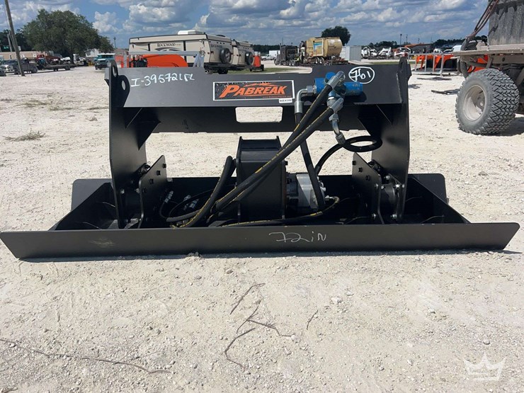 pabreak-72in-hydraulic-vibrator-plate-compactor-skid-steer-attachment-image-3
