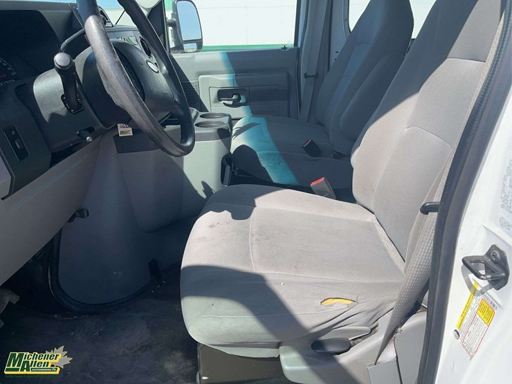 2012-ford-cargo-image-14