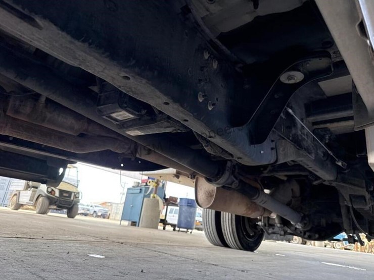 2015-ram-4500-bucket-truck-image-33