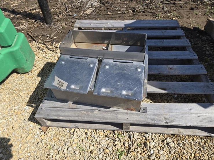 #510-•-stainless-steel-hog-waterer-image-2
