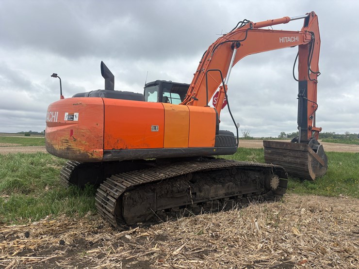 hitachi-zx290g-excavator-image-19
