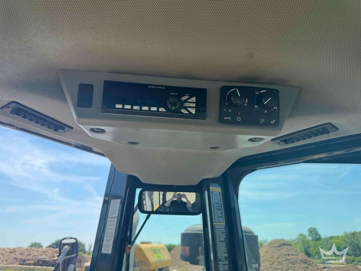 2020-deere-850l-wlt-image-73