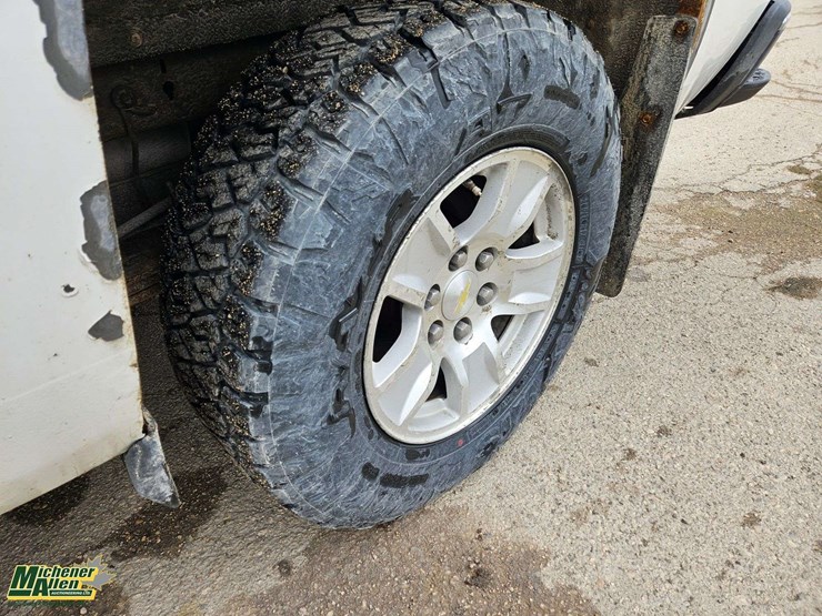 2015-chevrolet-silverado-1500-image-12