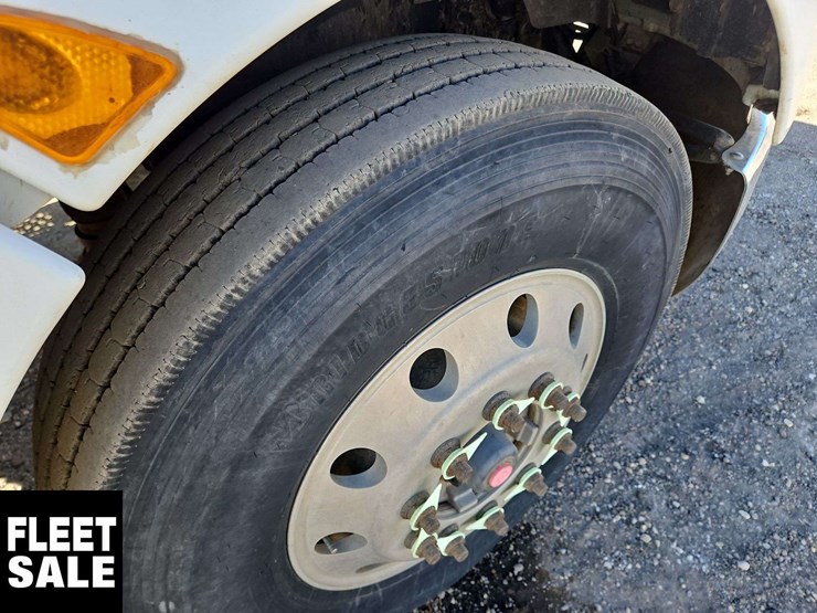 2015-kenworth-t370-image-11