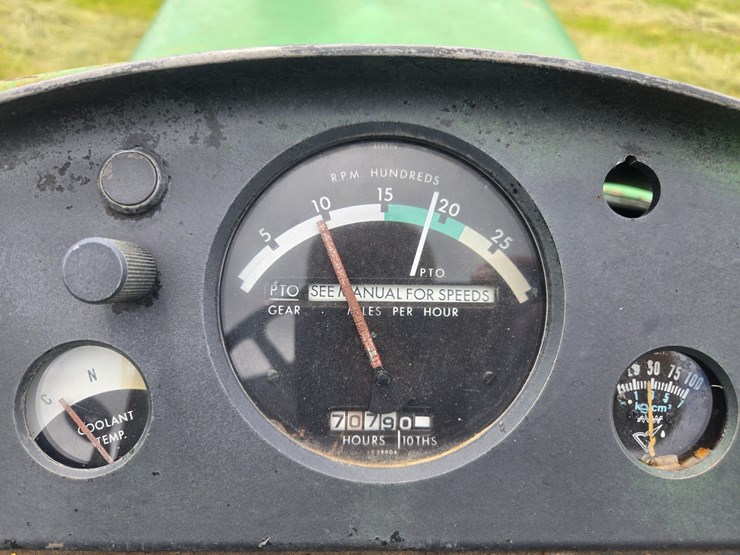 john-deere-4020-image-38