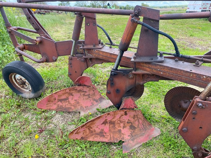 mm-4-bottom-16"-plow-image-13