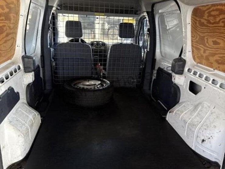 2011-ford-transit-connect-image-13
