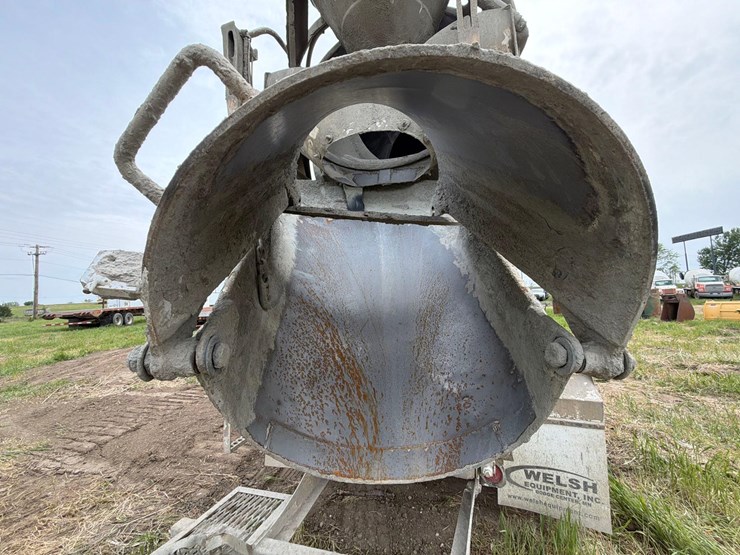 mack-cement-truck-image-19