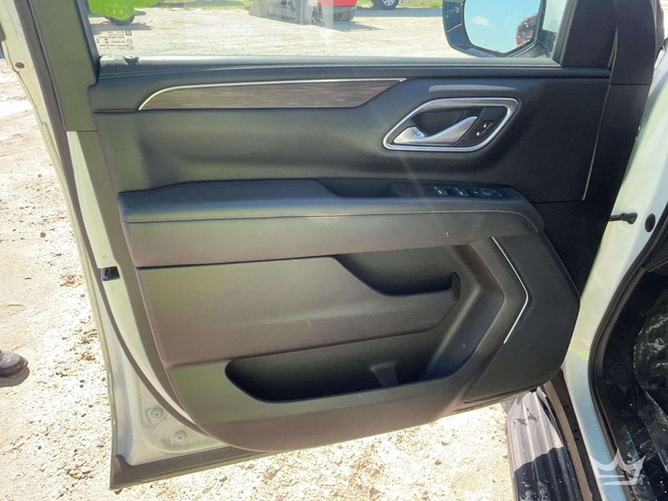 2021-chevrolet-tahoe-image-14