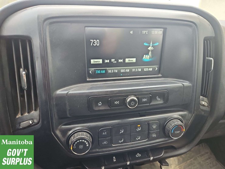 2017-chevrolet-silverado-3500hd-image-29