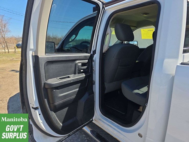 2013-dodge-1500-image-24