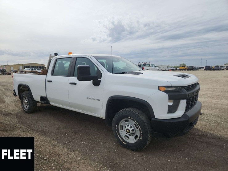 2020-chevrolet-silverado-2500hd-image-2