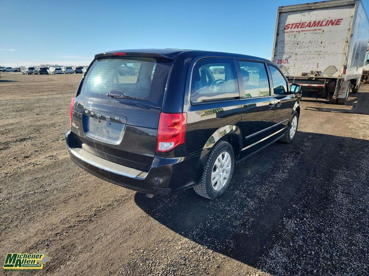 2014-dodge-grand-caravan-image-4