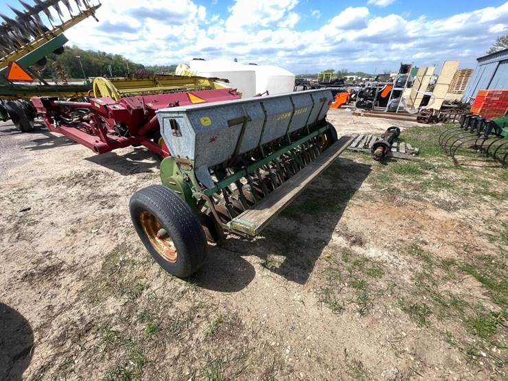 john-deere-8-image-8