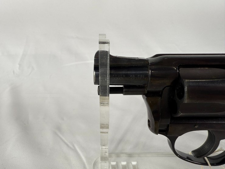 #67-•-charter-arms-undercover-38-special-revolver-337494-image-4