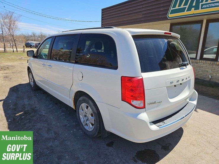 2011-dodge-grand-caravan-image-4