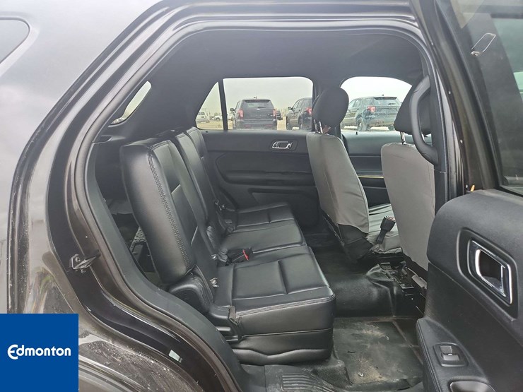 2019-ford-explorer-image-37