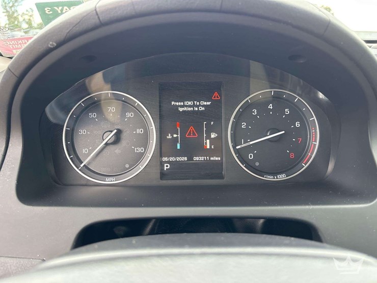 2014-land-rover-lr2-hse-image-14