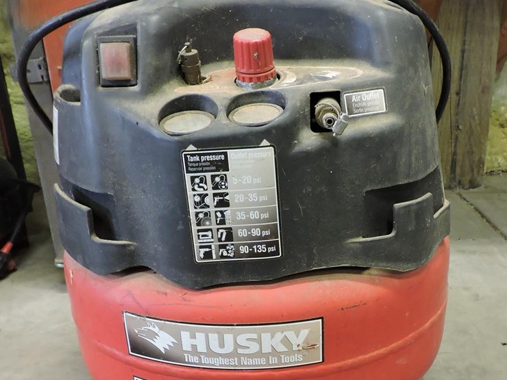 6-gallon-portable-air-compressor-image-1