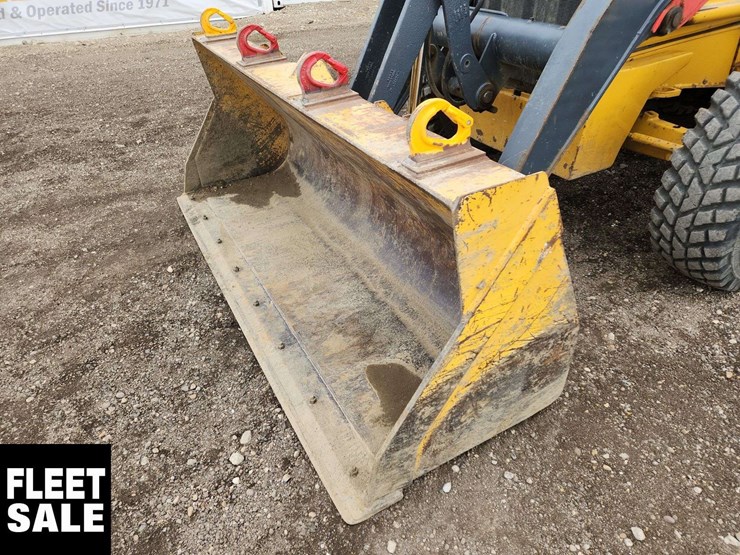 deere-410l-image-15