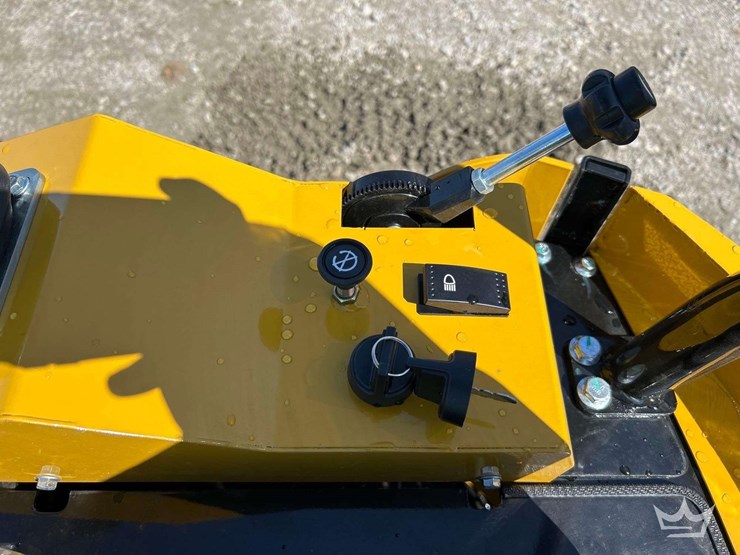 agt-skid-steer-loader-image-17