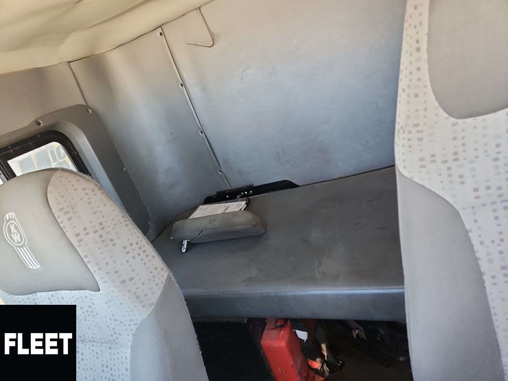 2012-kenworth-t370-image-16