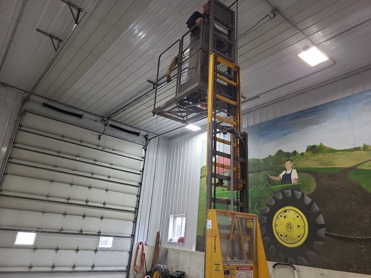 bill-jax-1571-man-lift-image-1