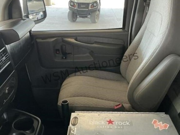 2015-chevrolet-express-2500-image-21
