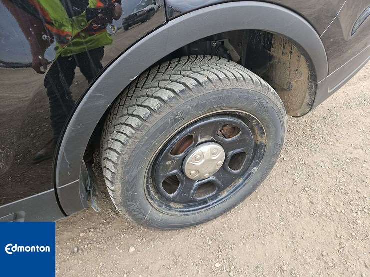 2019-ford-explorer-image-27