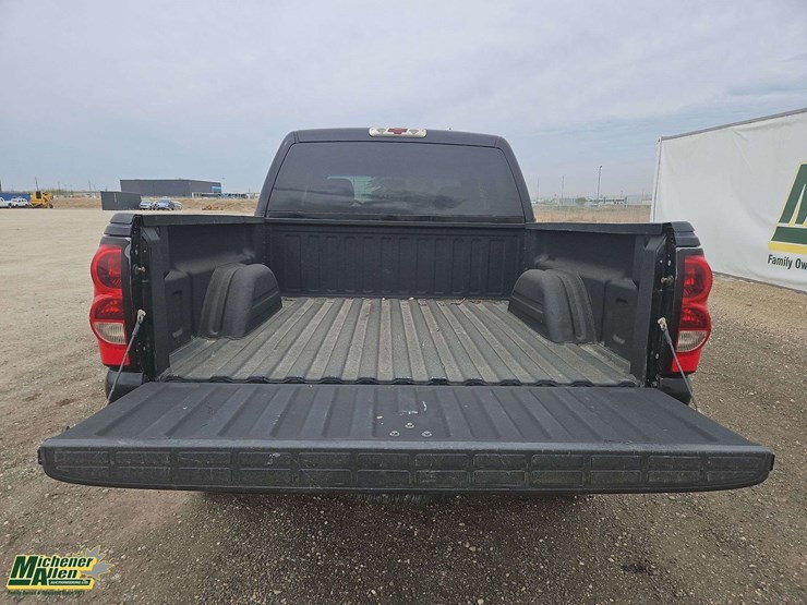 2005-chevrolet-silverado-1500-image-16