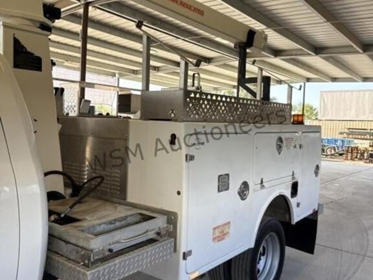 2015-ram-4500-bucket-truck-image-5