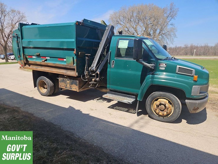 2005-gmc-topkick-c5500-image-5