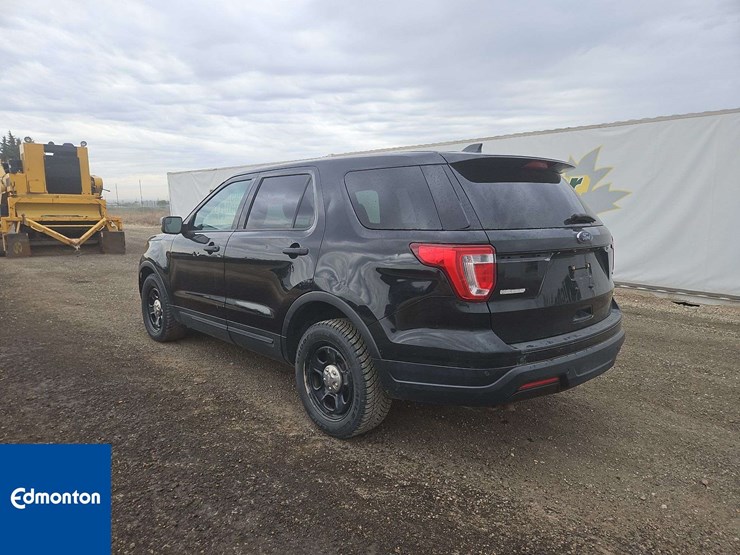 2018-ford-explorer-image-3