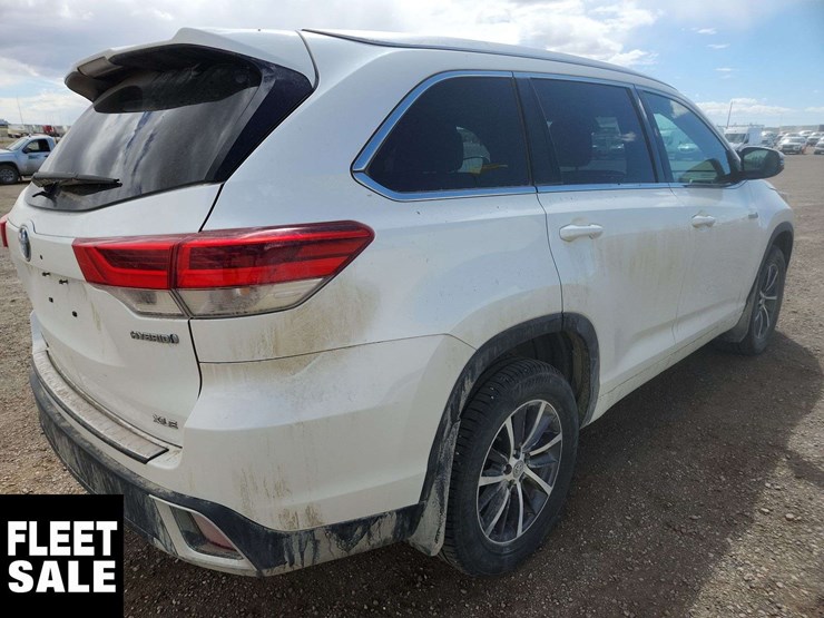 2017-toyota-highlander-image-4
