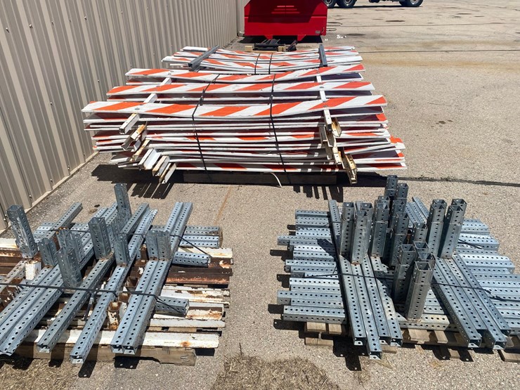 #8782-•-road-construction-barricades-image-1
