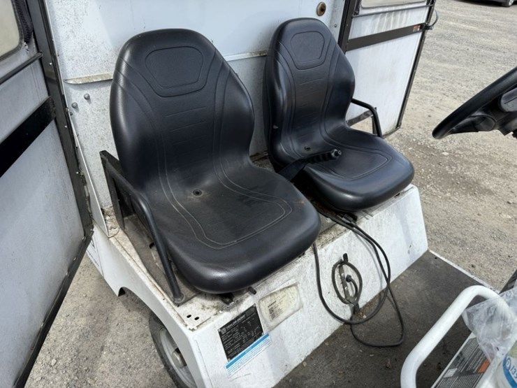 2019-taylor-dunn-bigfoot-electric-utility-cart-image-11