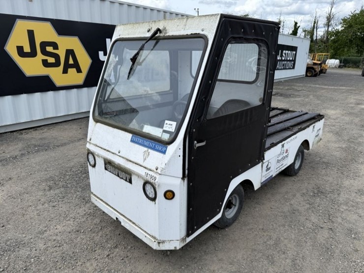 2019-taylor-dunn-bigfoot-electric-utility-cart-image-1