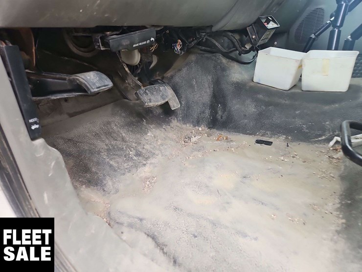 2006-ford-f550-image-26