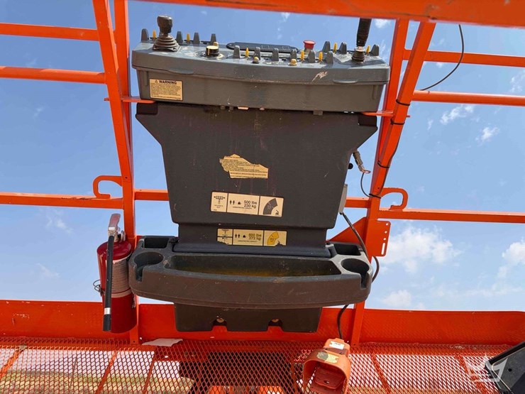 2022-jlg460sj-46ft-telescopic-boom-lift-image-12