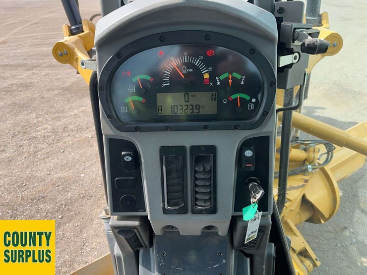 caterpillar-160m-awd-image-15