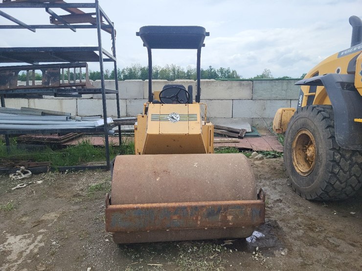 stone-rhino-roller-image-9
