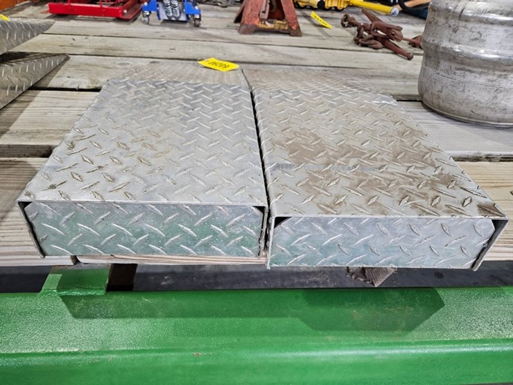 #6209-•-pair-of-diamond-plate-ramps-image-3