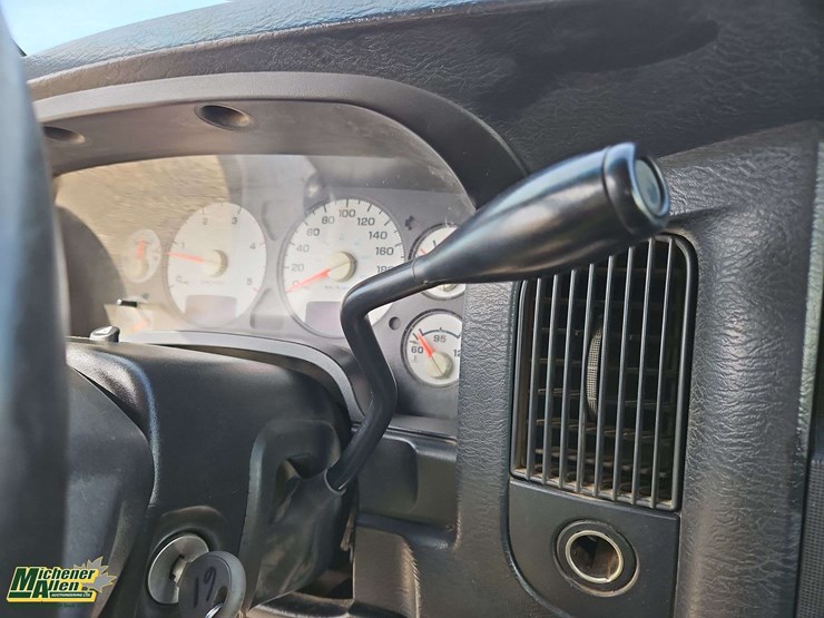 2004-dodge-ram-2500-image-37