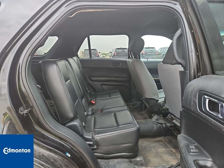 2018-ford-explorer-image-36