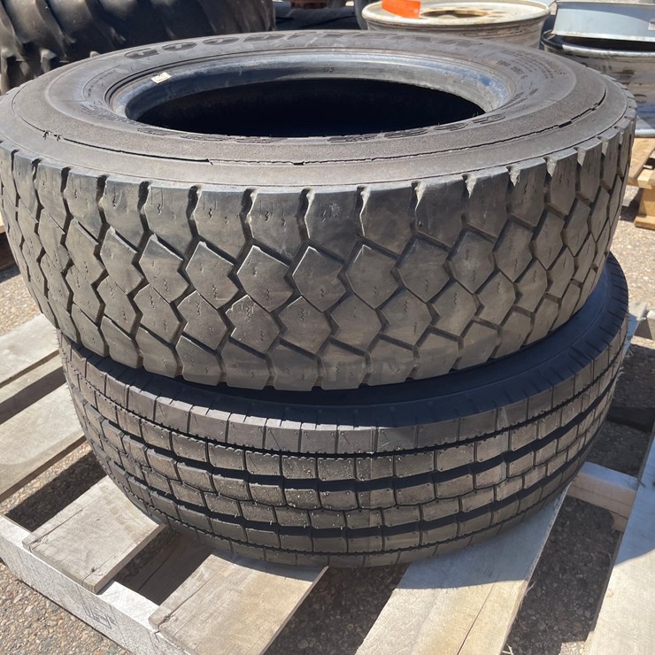 #8789 • (2) Tires