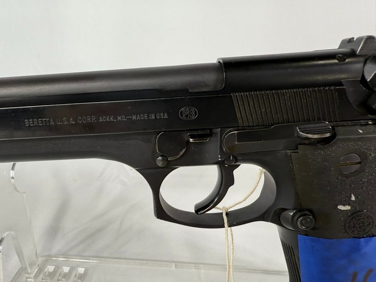 #42-•-beretta-96-40-pistol-ber000470-image-5