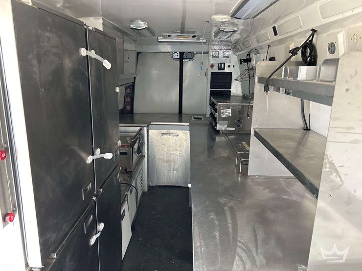 2021-mercedes-benz-sprinter-4500-image-27